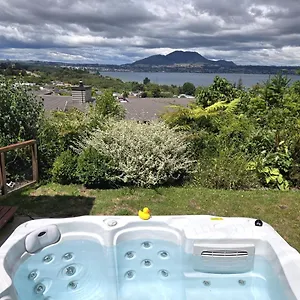 Beauty By The Bay - Holiday home
