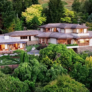 Lake Taupo Lodge Lodge